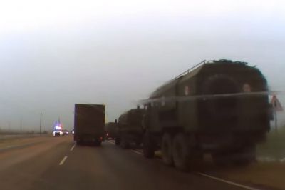 Колона військової техніки