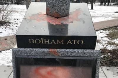 Пошкоджений пам'ятник воїнам АТО