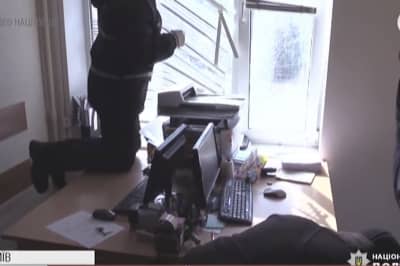 Здание Голосеевского суда обстреляли