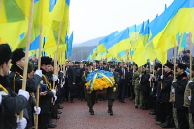 На Красном поле почтили память 230 украинских сечевиков