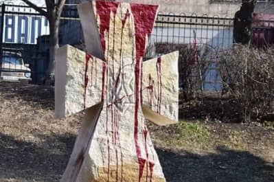 Поврежден монумент воинам АТО