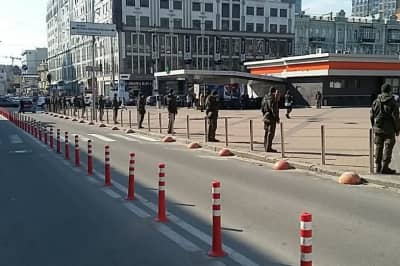 Нацгвардіці біля НСК "Олімпійський"
