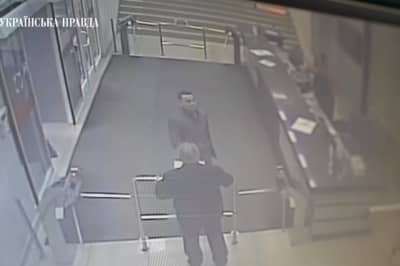 Денис Манжосов покидає прес-центр