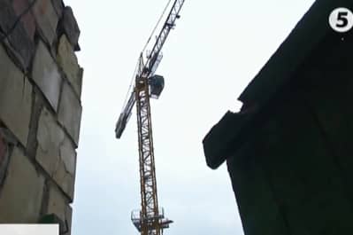 Зведення багатоповерхівки впритул до школи