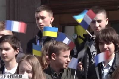 Школярі висловили співчуття парижанам