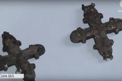 Нагрудні хрести 13 століття