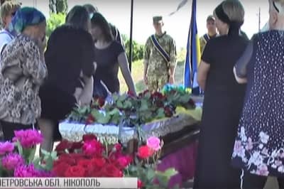 Прощання із загиблим бійцем