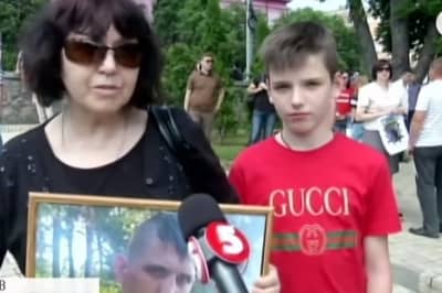 У Києві проходить марш за звільнення заручників Кремля