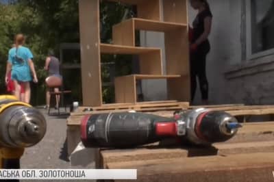 волонтери відбудовують