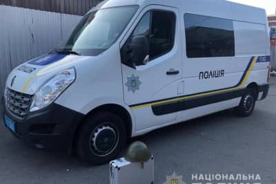 У Києві з рушницею пограбували ювелірний магазин