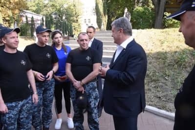 Порошенко і моряки
