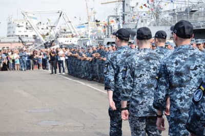 Возвращение украинских моряков домой