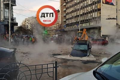 Место прорыва трубы