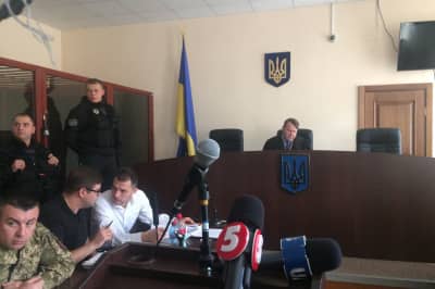 Суд у справі бронежилетів
