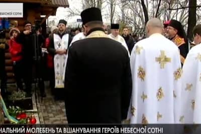 Молебень на алеї Небесної Сотні в Києві