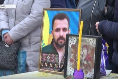 Прощання з волонтером Артемом Мирошниченком