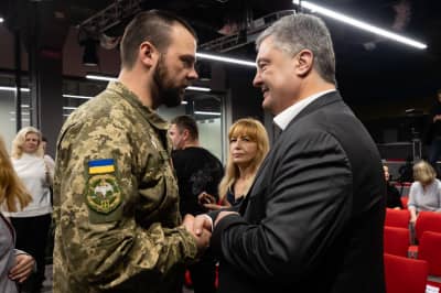 Порошенко на благодійному концерті задля генерала Марченка