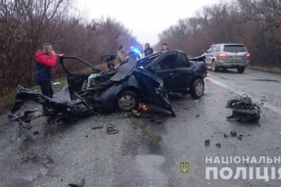 На Дніпропетровщині легковик протаранив рейсовий автобус