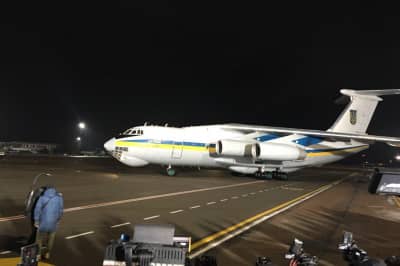 Освобожденные пленные прилетели