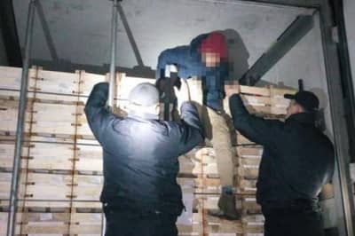 Мигранты в грузовике