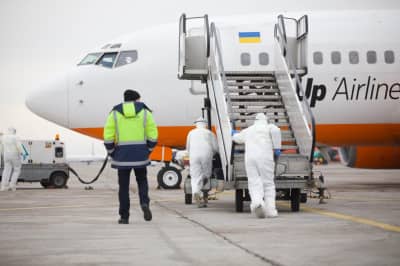 Літак із Уханя з українцями на борту в "Борисполі". Фото: Микола Анацький