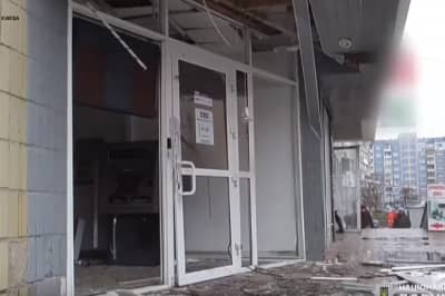 Невідомі підірвали банкомат та частину будівлі