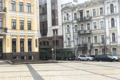Під офісом Коломойського розпочалась акція протесту