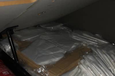 Контрабанда поліетиленових рукавиць