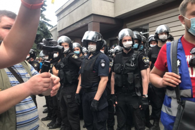 Столкновения под Шевченковский судом, где рассматривают дело Стерненка