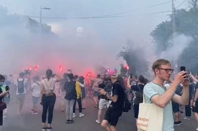 Активісти перекрили дорогу на вулиці Дегтярівській