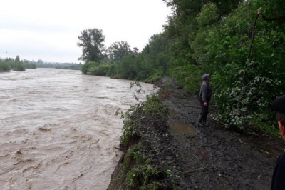 На Буковине прорвало дамбу