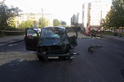 В Днепре столкнулись микроавтобус и грузовик
