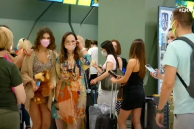 Пасажири літака до Чорногорії