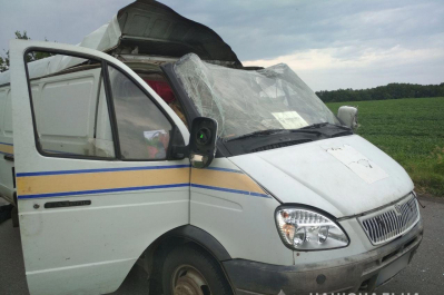 В Полтавской области неизвестные взорвали автомобиль "Укрпочты"