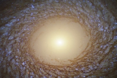 Галактика NGC 2775