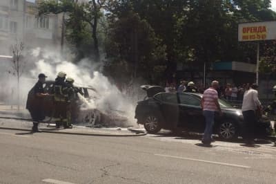На Большой Васильковской горели две машины