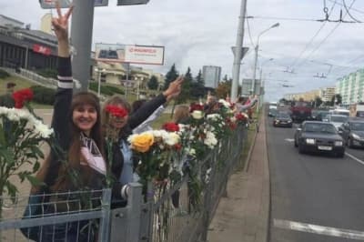 Білоруси стають в ланцюги солідарності на вулицях
