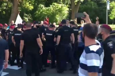 Сутичка перед з'їздом "слуг"