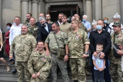 Подружжя Порошенків передало подарунковий сертифікат храму у Львові