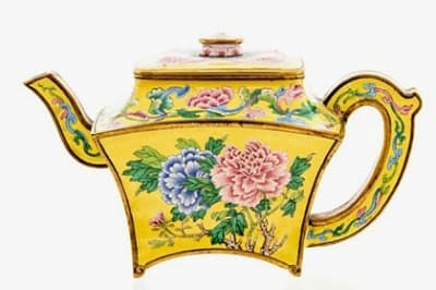 Антикварный чайник