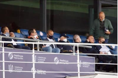 Нардепи під час футбольного матчу
