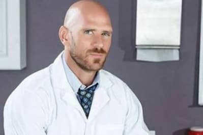 Джонні Сінс