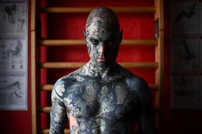 Татуйована людина