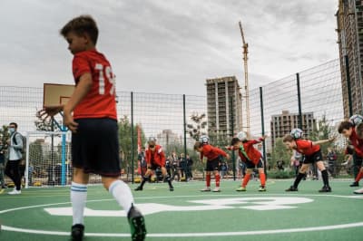 Нове поле для гри в футбол та баскетбол