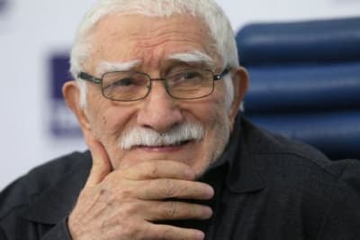 Армен Джигарханян