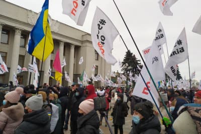 Под стенами ВР в столице началась акция SaveФОП