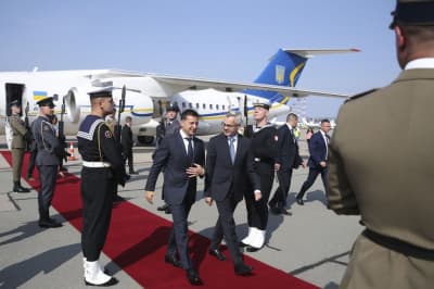 Зеленский у президентского самолета