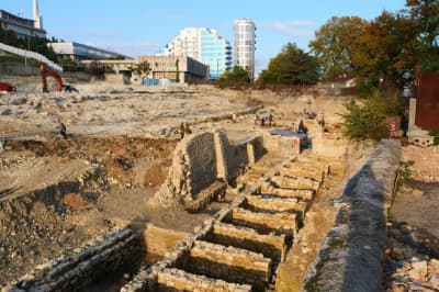 Строительство театра в Севастополе