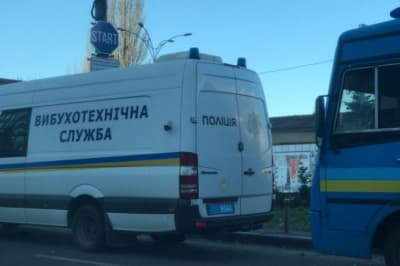 Силовики і правоохоронці біля Апеляційного суду Києва