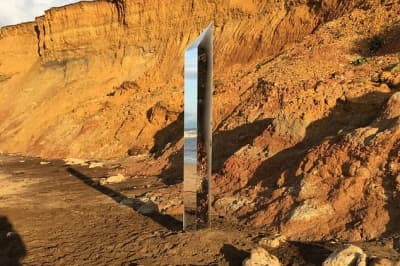 Моноліт у Британії